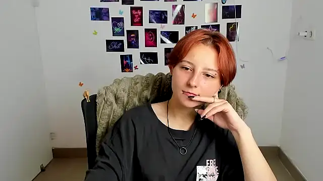 Dilara Kiss  online show from 7, 7, 2026