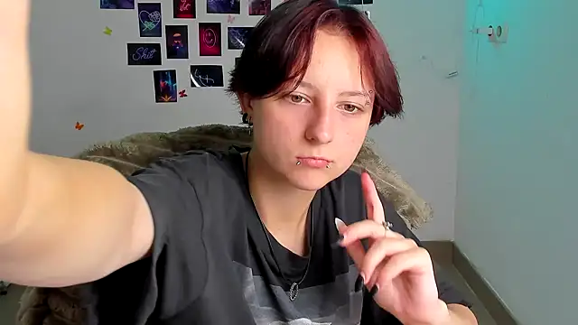 Dilara Kiss  online show from 15, 7, 2026