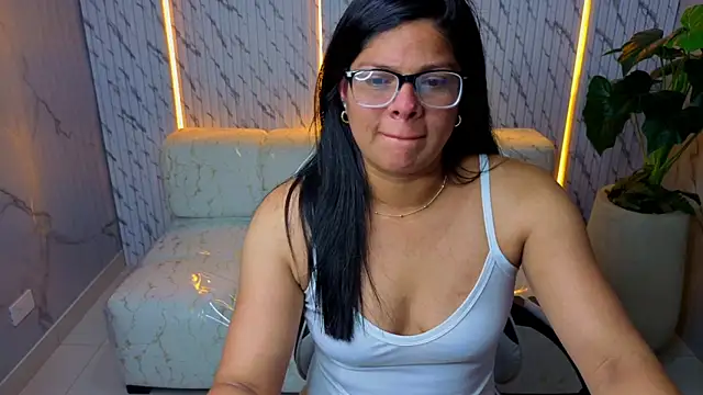 sarah bay tx online show from 18, 6, 2026