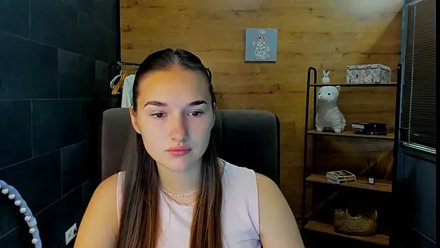 DianaaHill online show from 8, 7, 2026