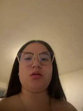 Snapshot of Aria_Rose_ chatting on 3, 8, 2026 Aria Rose online show from 3, 8, 2026