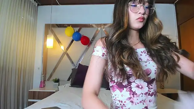 ZoeDear  online show from 15, 7, 2026