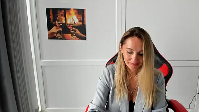 LilyDreamm online show from 28, 7, 2026
