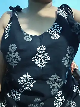 sexy-pari8 online show from 19, 6, 2026