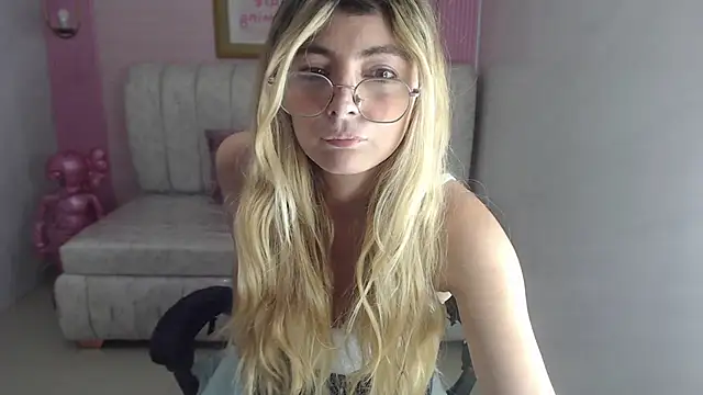 Snapshot of Kriistal_s chatting on 23, 6, 2026 Kriistal s online show from 23, 6, 2026