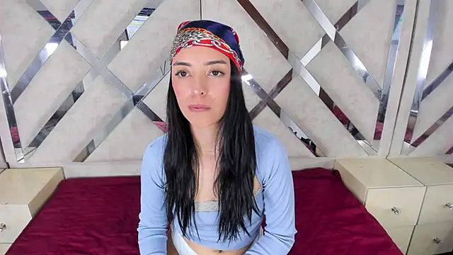 Violeta Harlow online show from 4, 7, 2026