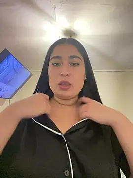 Snapshot of Kittynoir_Chile chatting on 7, 7, 2026 Kittynoir Chile online show from 7, 7, 2026