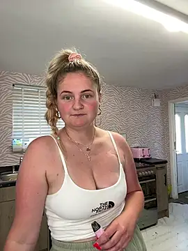 Juicy BabeXo online show from 24, 6, 2026