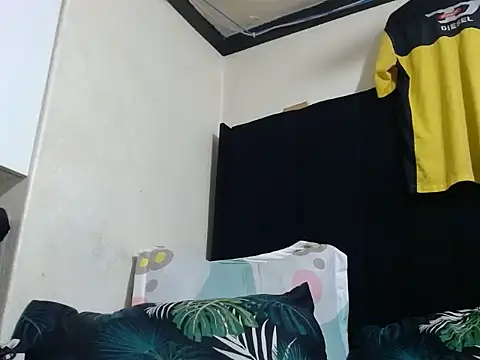 creamyslender23 online show from 15, 7, 2026