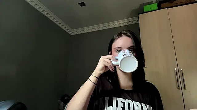 martinienjoyer online show from 10, 7, 2026