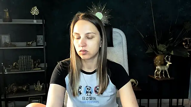 Snapshot of ErinWise chatting on 18, 7, 2026 ErinWise online show from 18, 7, 2026