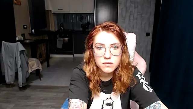 Reginasmilee online show from 13, 10, 2025