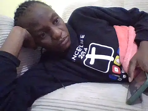 Snapshot of Savannah_Leex chatting on 4, 8, 2026 Savannah Leex online show from 4, 8, 2026