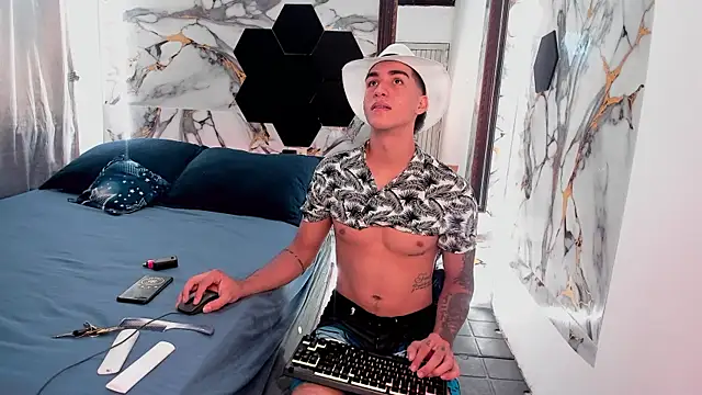 Goldendesirexx online show from 30, 6, 2026
