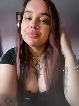 Snapshot of sabrinaslut chatting on 8, 7, 2026 sabrinaslut online show from 8, 7, 2026