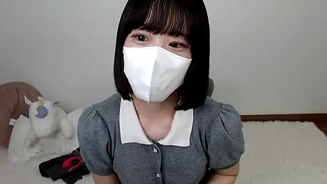 Snapshot of mi_v chatting on 5, 7, 2026 mi v online show from 5, 7, 2026