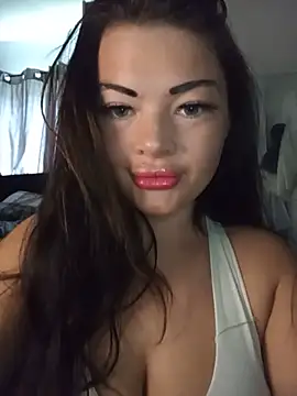 Snapshot of Curveyqueenn chatting on 2, 7, 2026 Curveyqueenn online show from 2, 7, 2026