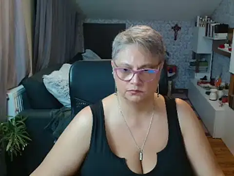 Snapshot of NewHellen4you chatting on 30, 6, 2026 NewHellen4you online show from 30, 6, 2026
