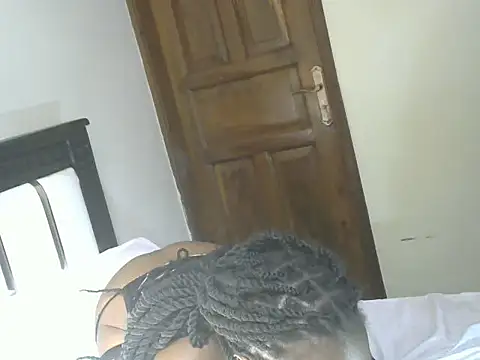 Snapshot of thickpetite chatting on 6, 7, 2026 thickpetite online show from 6, 7, 2026