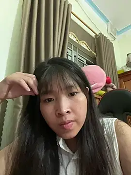 HongNhung06 online show from 2, 7, 2026
