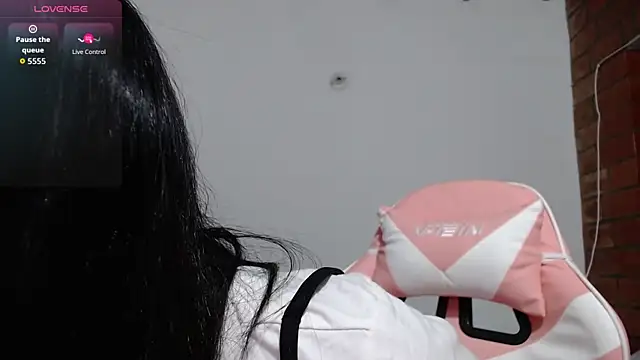Snapshot of olivia_roouse chatting on 8, 7, 2026 olivia roouse online show from 8, 7, 2026