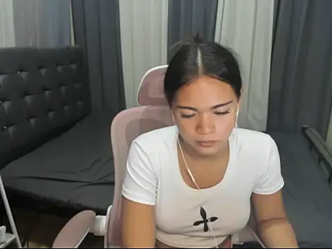 Snapshot of Seductive_rein chatting on 2, 7, 2026 Seductive rein online show from 2, 7, 2026