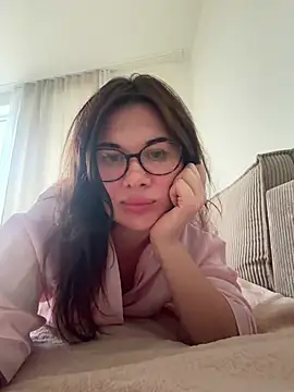 Sophie Virginia online show from 15, 7, 2026
