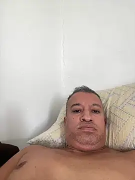 Snapshot of mister_jr09 chatting on 6, 7, 2026 mister jr09 online show from 6, 7, 2026