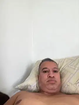 Snapshot of mister_jr09 chatting on 6, 7, 2026 mister jr09 online show from 6, 7, 2026