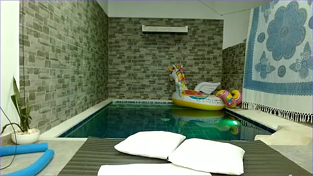 katiasupreme1 online show from 10, 2, 2025