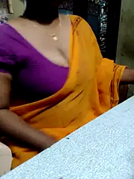 Anu curvy online show from 17, 7, 2026