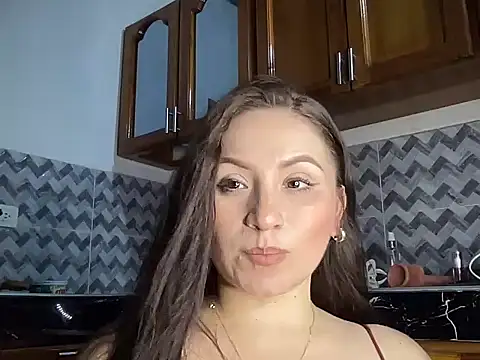 Snapshot of EmmaAlba05 chatting on 14, 7, 2026 EmmaAlba05 online show from 14, 7, 2026