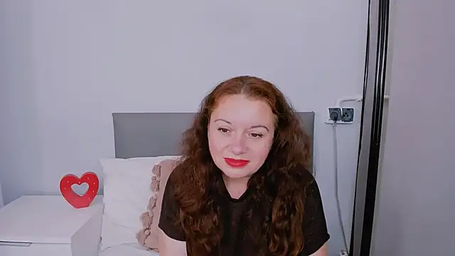 Snapshot of ElisabethLovee chatting on 8, 7, 2026 ElisabethLovee online show from 8, 7, 2026