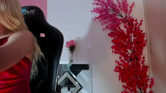 Snapshot of zafiro_rousse chatting on 15, 7, 2026 zafiro rousse online show from 15, 7, 2026