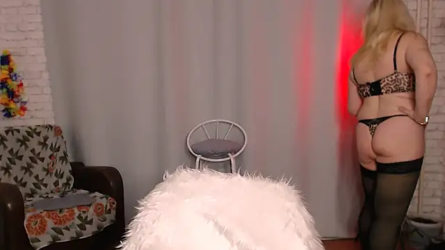 Snapshot of Samantha_Si chatting on 14, 12, 2024 Samantha Si online show from 14, 12, 2024