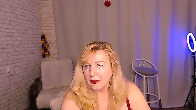 Snapshot of Samantha_Si chatting on 4, 2, 2025 Samantha Si online show from 4, 2, 2025