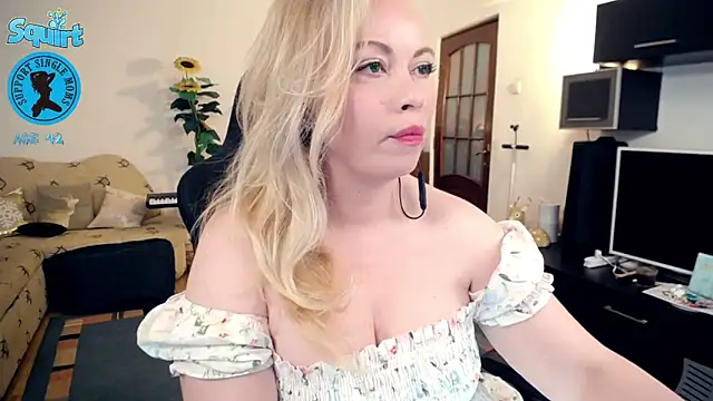 WhitneyLynn online show from 7, 5, 2026