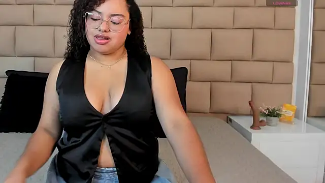 Snapshot of AmandaNapoles chatting on 1, 8, 2026 AmandaNapoles online show from 1, 8, 2026