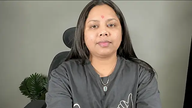 Snapshot of Varsha-ji767 chatting on 16, 7, 2026 Varsha-ji767 online show from 16, 7, 2026