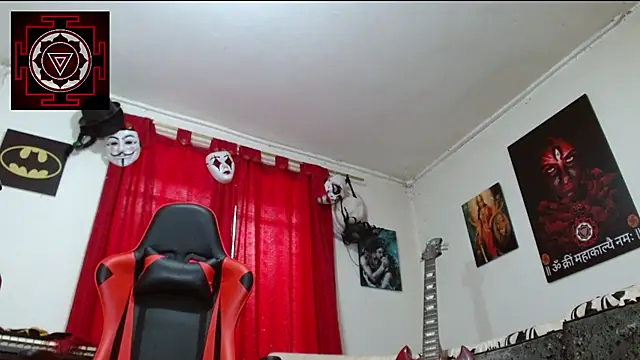 Amanda Valeska online show from 5, 3, 2025