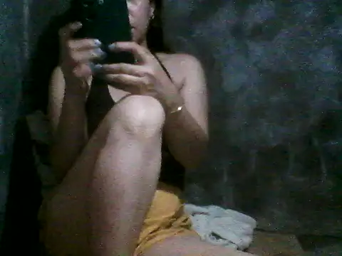Snapshot of maureen0 chatting on 23, 7, 2026 maureen0 online show from 23, 7, 2026
