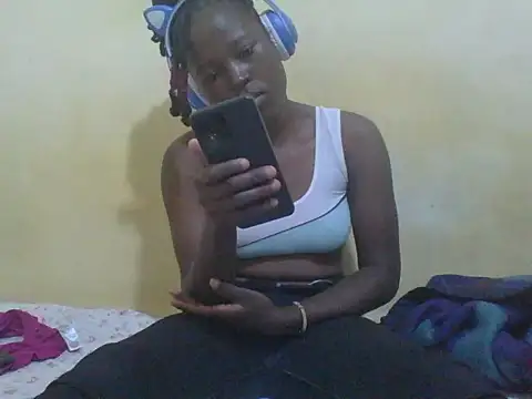 Snapshot of Shan-Avril chatting on 24, 7, 2026 Shan-Avril online show from 24, 7, 2026
