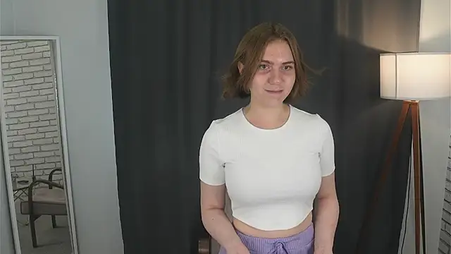 MikkiMazzillo online show from 25, 7, 2026