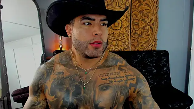 Snapshot of Aaron_Vega chatting on 3, 8, 2026 Aaron Vega online show from 3, 8, 2026