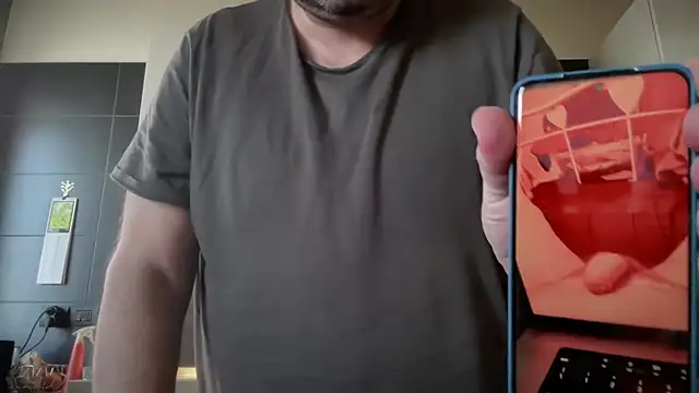 Snapshot of theitalianbear chatting on 3, 5, 2026 theitalianbear online show from 3, 5, 2026