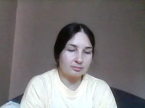 Kirahugme online show from 5, 8, 2026