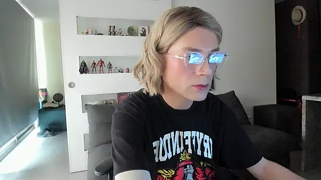 Lizzy ts online show from 25, 7, 2026