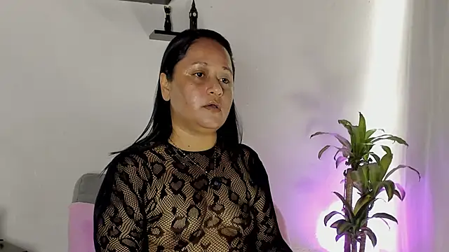 MicahelaHot69 online show from 3, 8, 2026