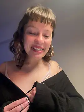 Snapshot of its_miel chatting on 27, 7, 2026 its miel online show from 27, 7, 2026