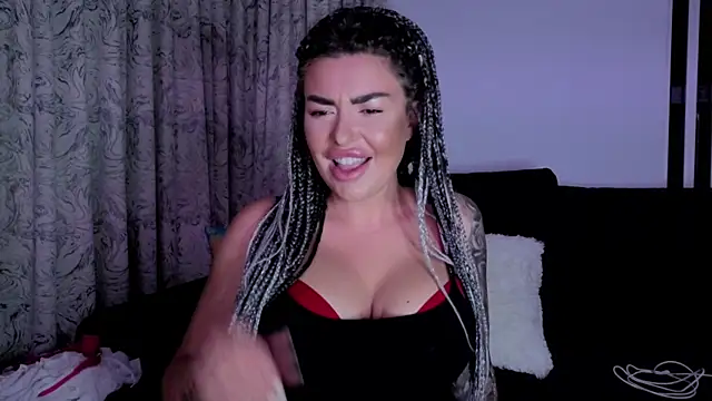 SiennaLove888 online show from 5, 8, 2026